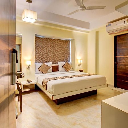 Hotel Deepali Executive ออรังกาบัด ภายนอก รูปภาพ