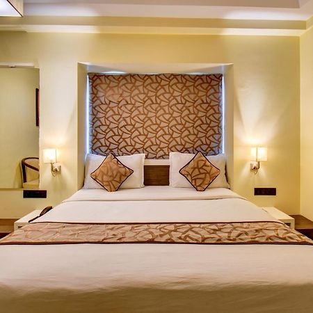 Hotel Deepali Executive ออรังกาบัด ภายนอก รูปภาพ