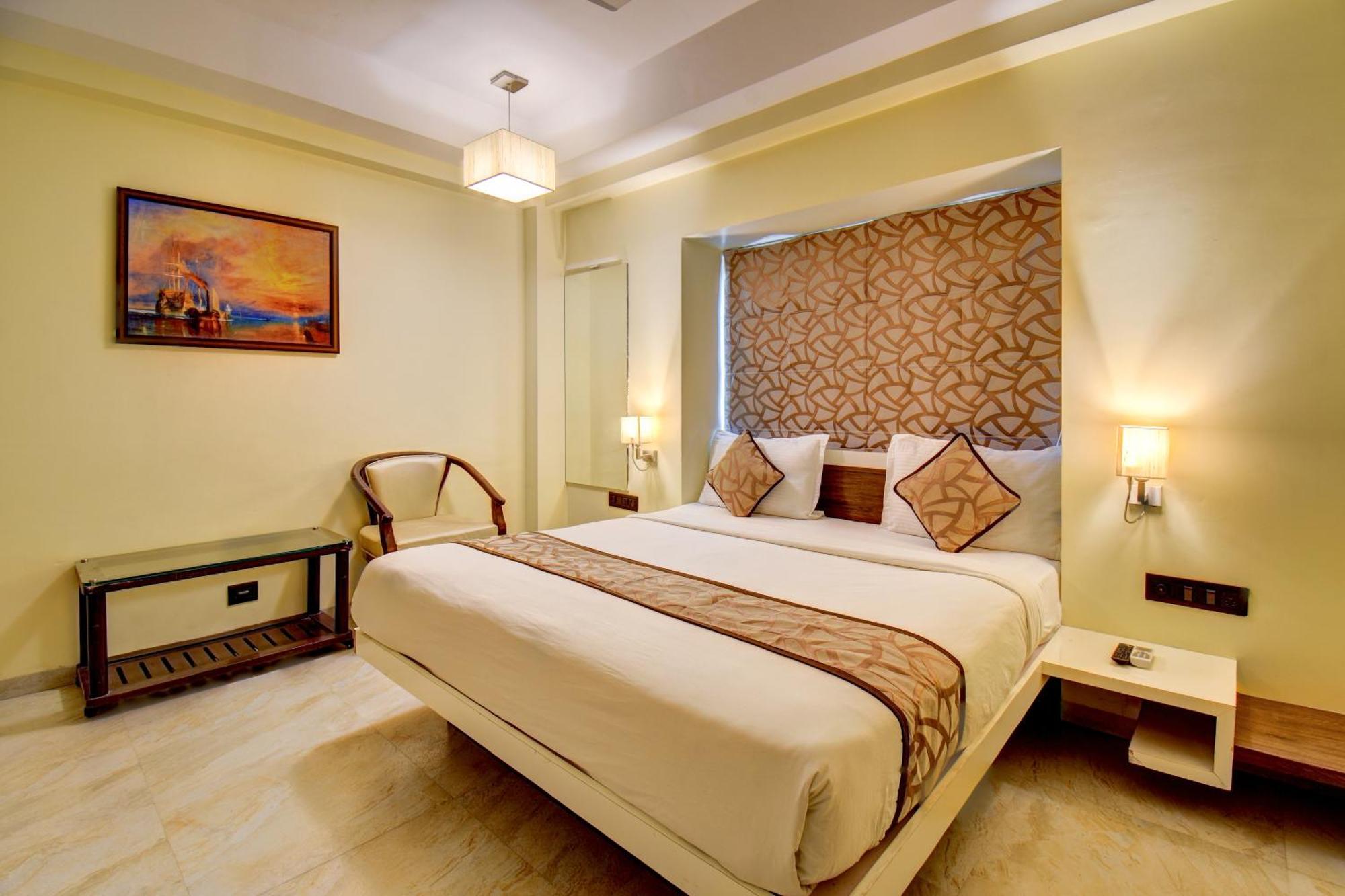 Hotel Deepali Executive ออรังกาบัด ภายนอก รูปภาพ