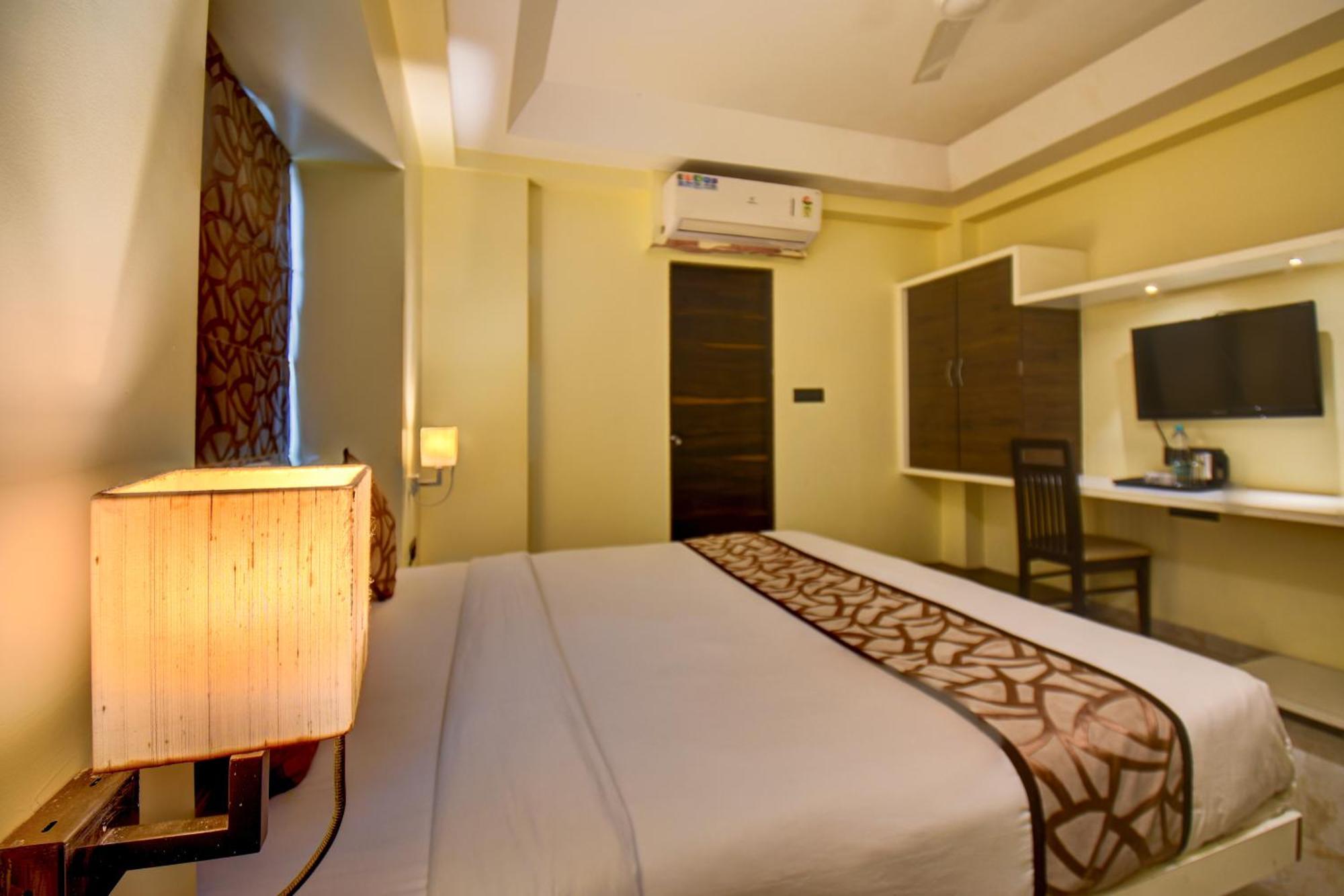 Hotel Deepali Executive ออรังกาบัด ภายนอก รูปภาพ