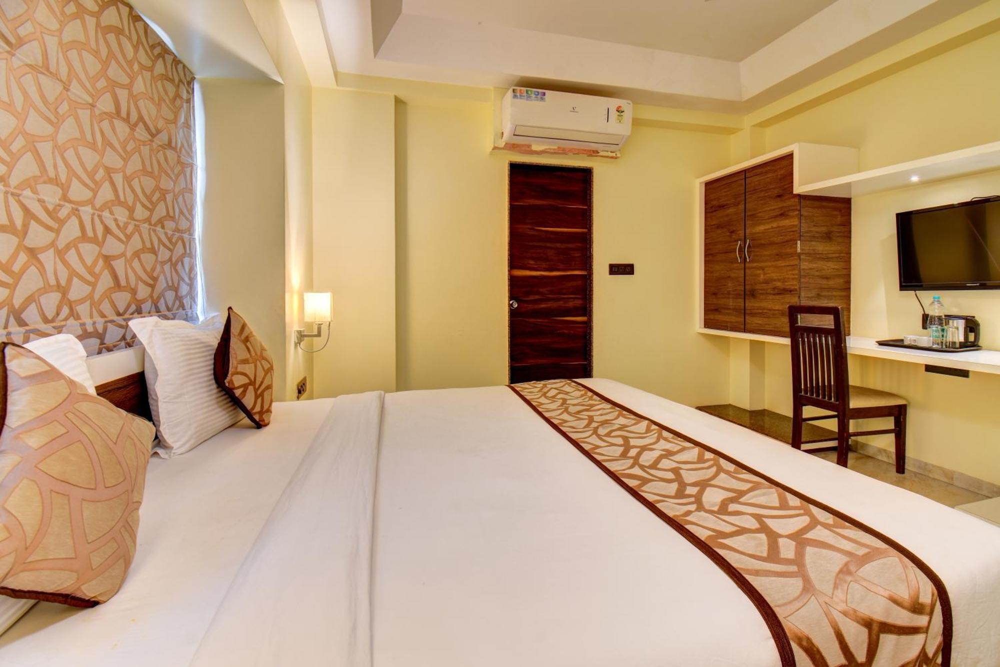 Hotel Deepali Executive ออรังกาบัด ภายนอก รูปภาพ