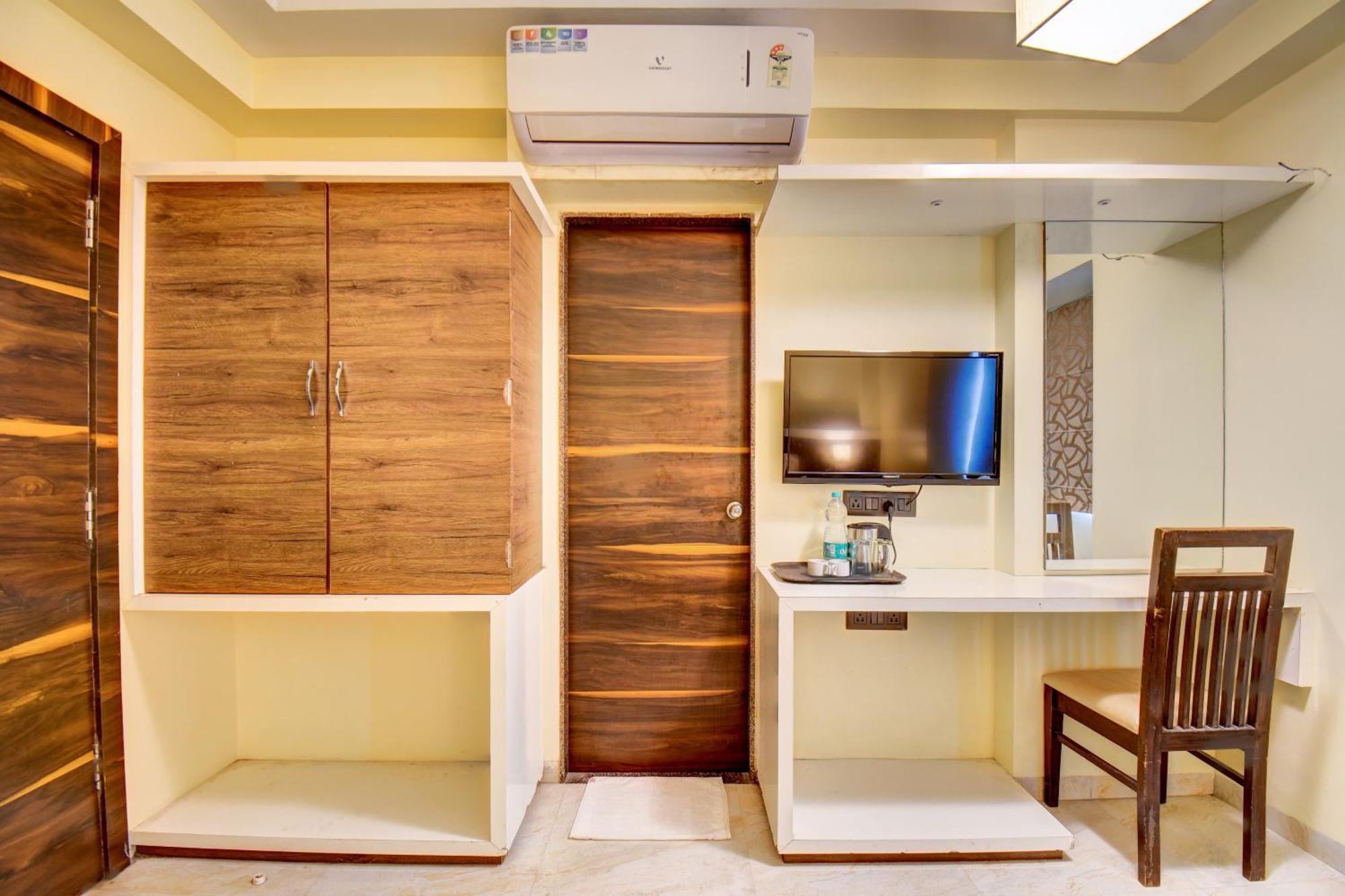Hotel Deepali Executive ออรังกาบัด ภายนอก รูปภาพ