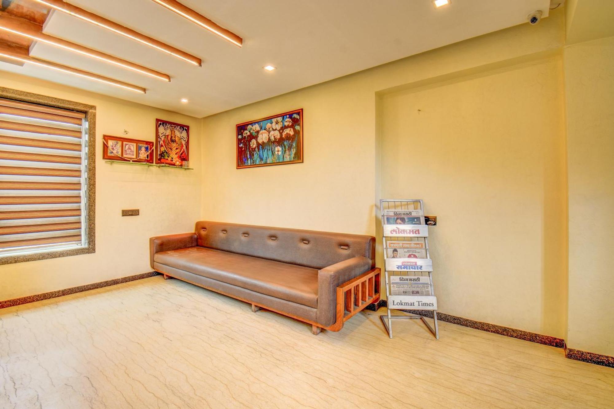 Hotel Deepali Executive ออรังกาบัด ภายนอก รูปภาพ