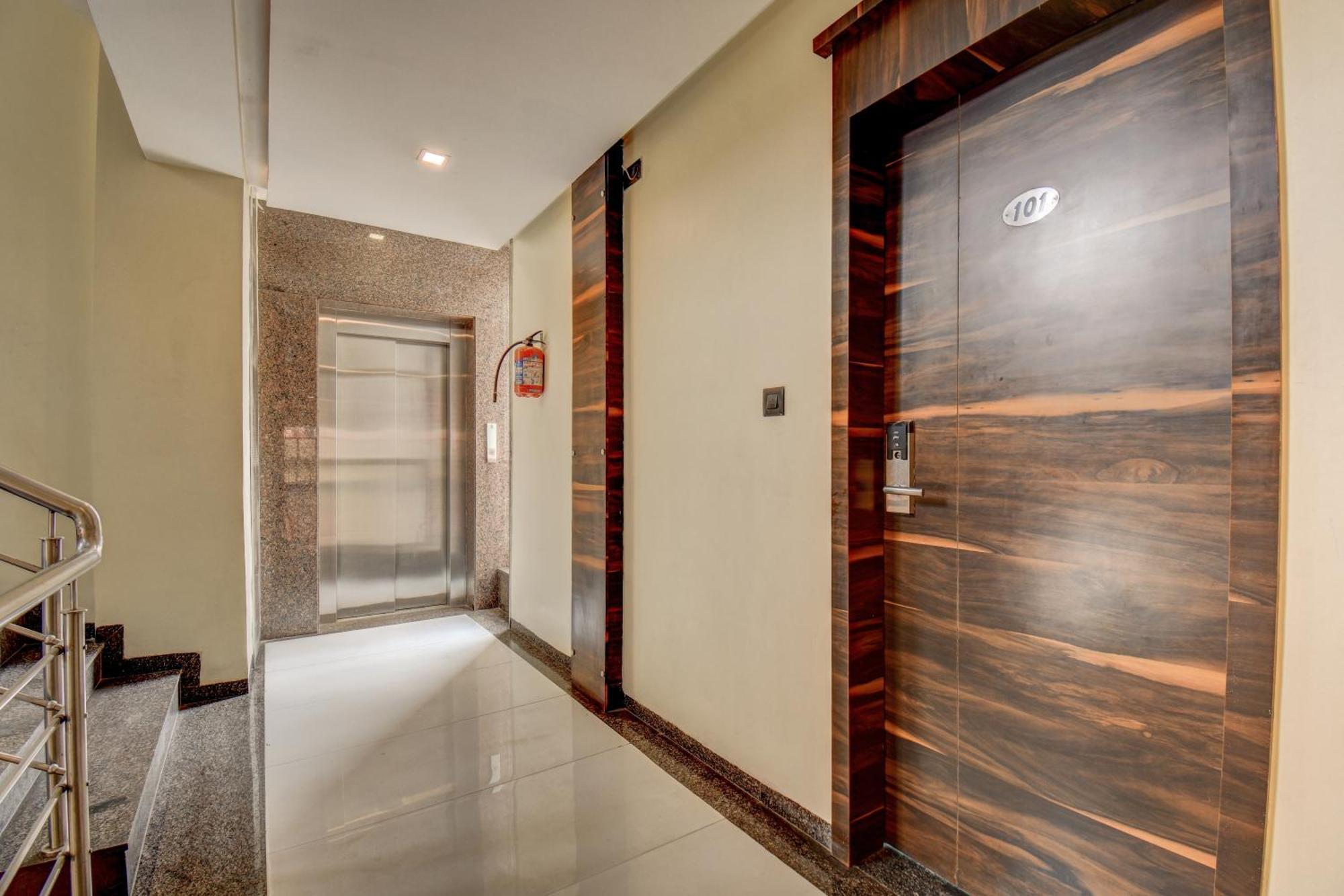 Hotel Deepali Executive ออรังกาบัด ภายนอก รูปภาพ