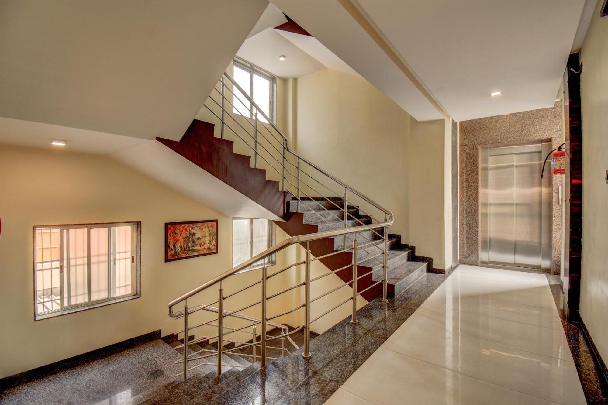 Hotel Deepali Executive ออรังกาบัด ภายนอก รูปภาพ