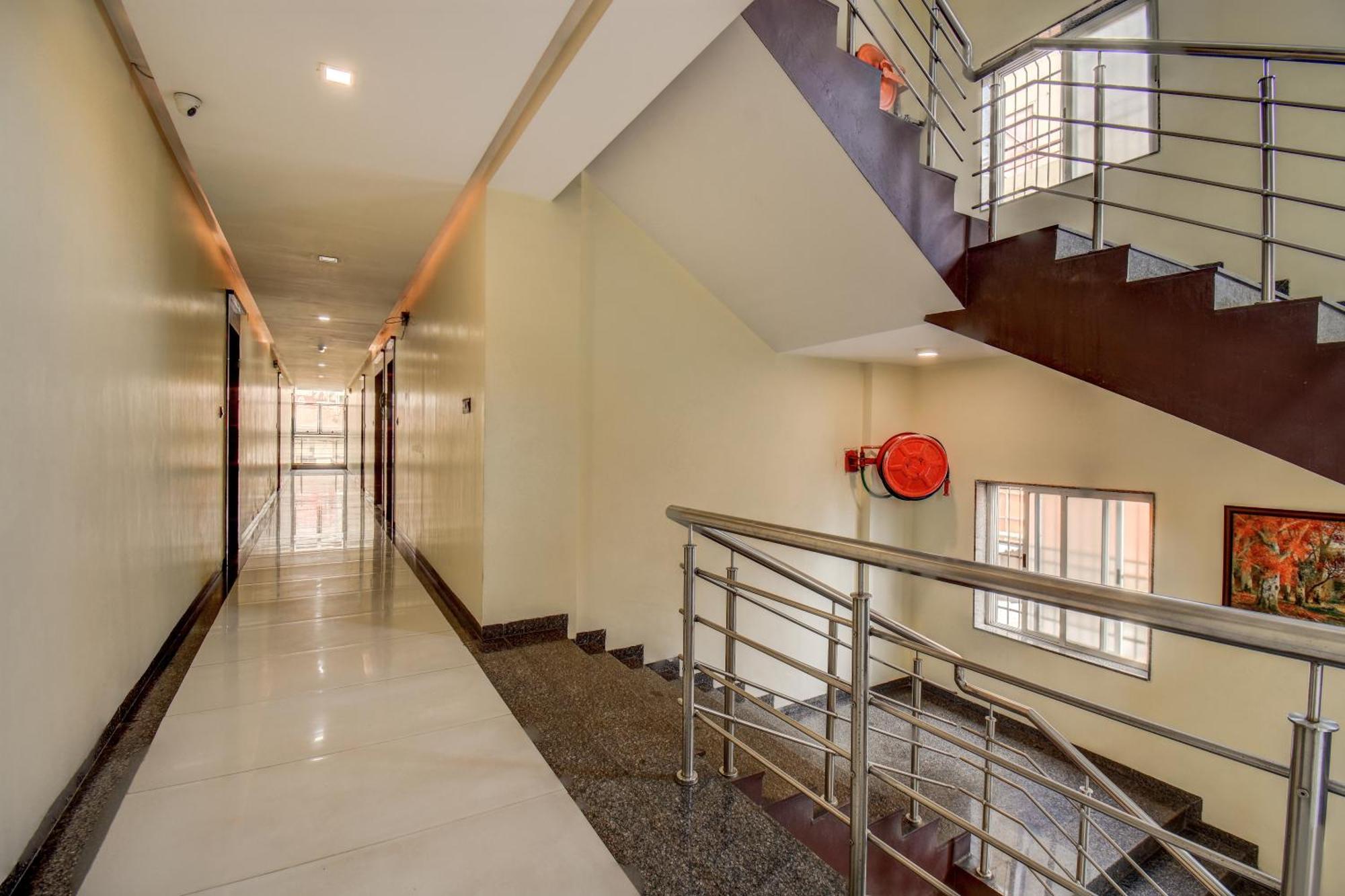 Hotel Deepali Executive ออรังกาบัด ภายนอก รูปภาพ