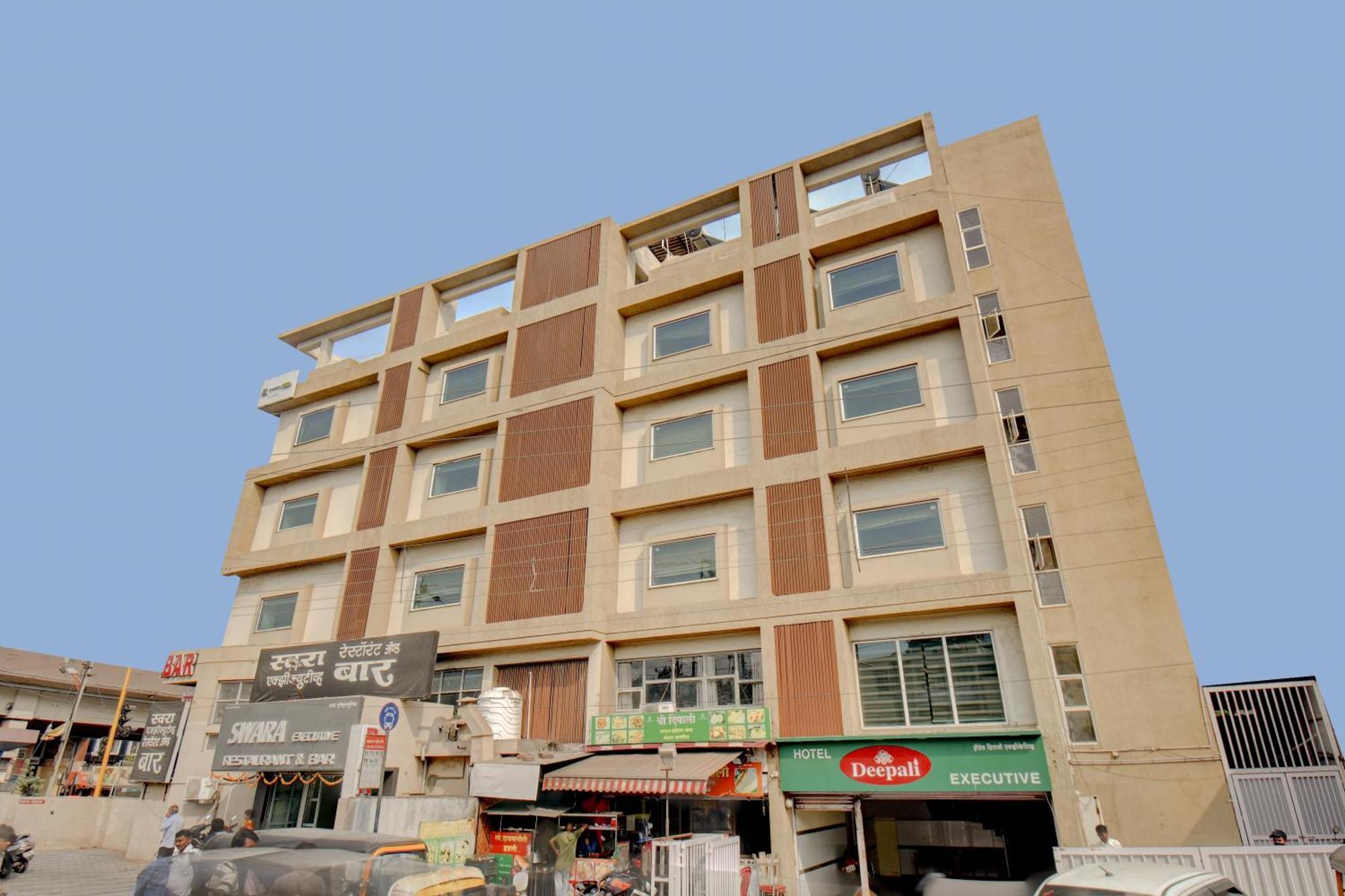 Hotel Deepali Executive ออรังกาบัด ภายนอก รูปภาพ
