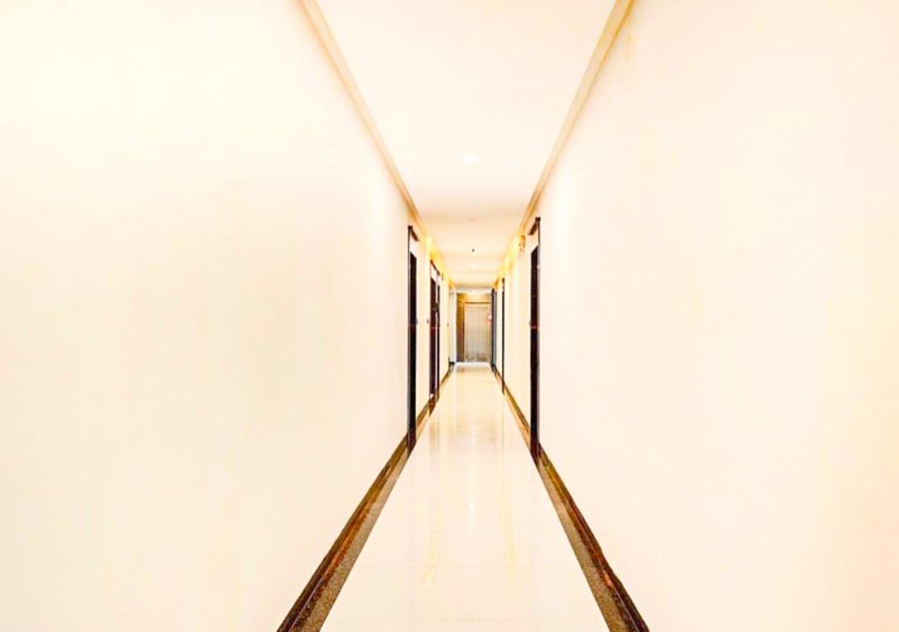Hotel Deepali Executive ออรังกาบัด ภายนอก รูปภาพ